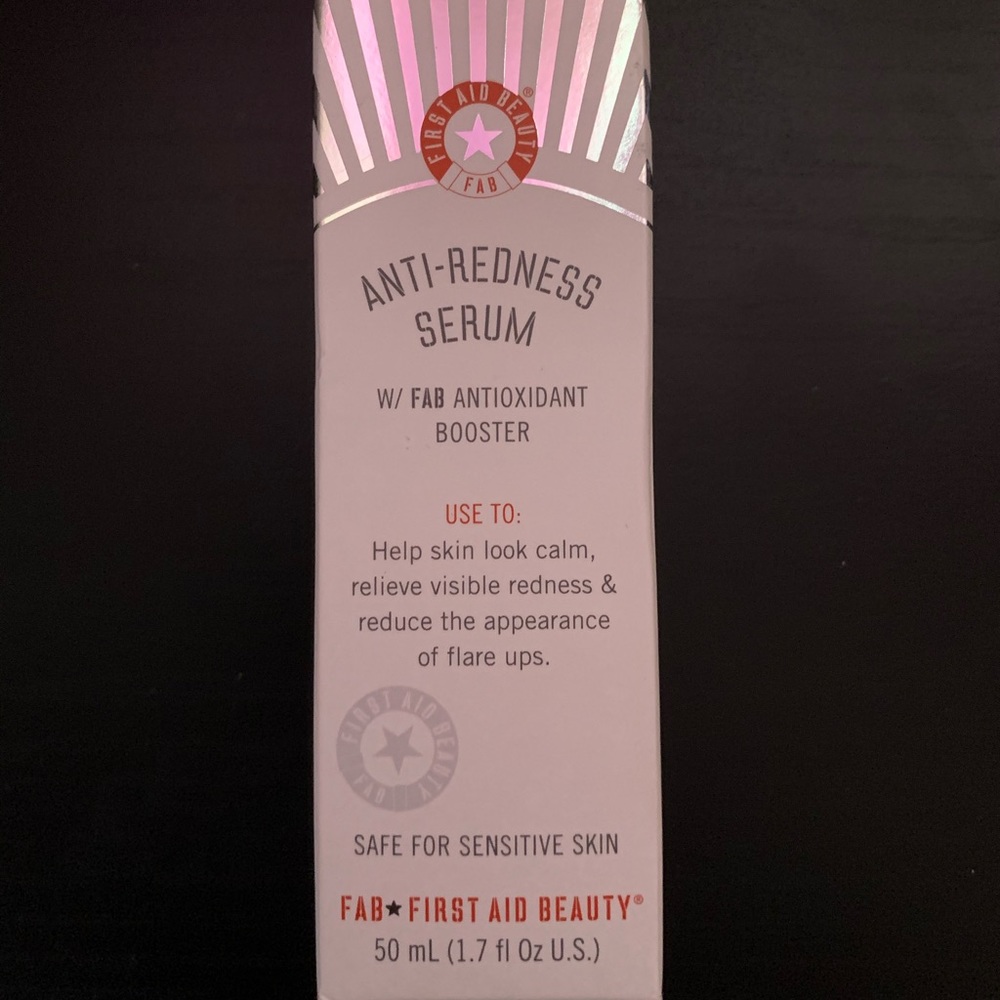 First Aid Beauty anti-redness serum